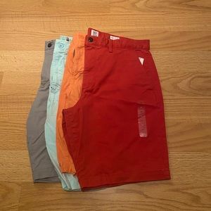 A bundle of men’s gap shorts